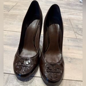 Tory Burch Dark Brown Patent Logo Pump